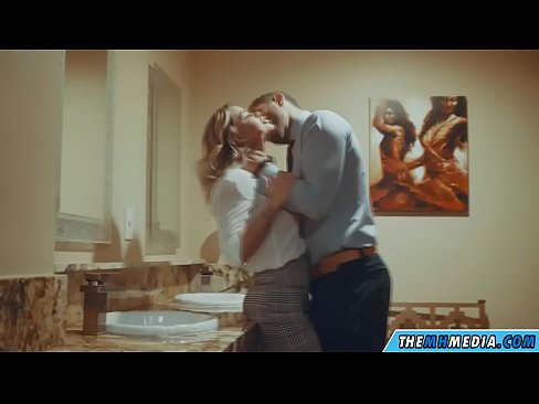 ❤️ Cuando una rubia tetona te seduce en un baño público ❤❌ Video de sexo de calidad en es.naughtyhentai.ru ❌️❤️❤️❤️❤️❤️❤️❤️